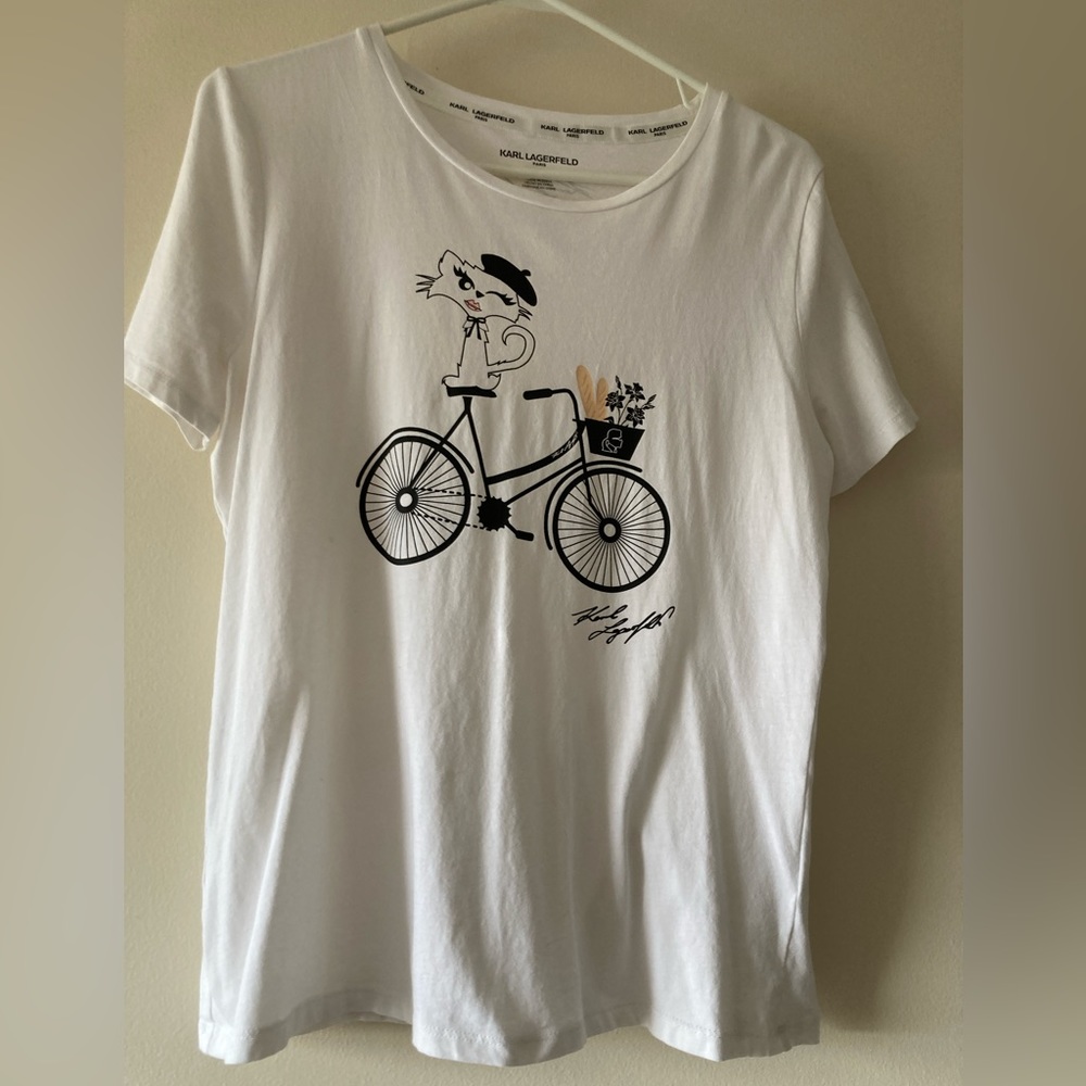 Karl Lagerfeld Authentic Designer t-shirt, size M.